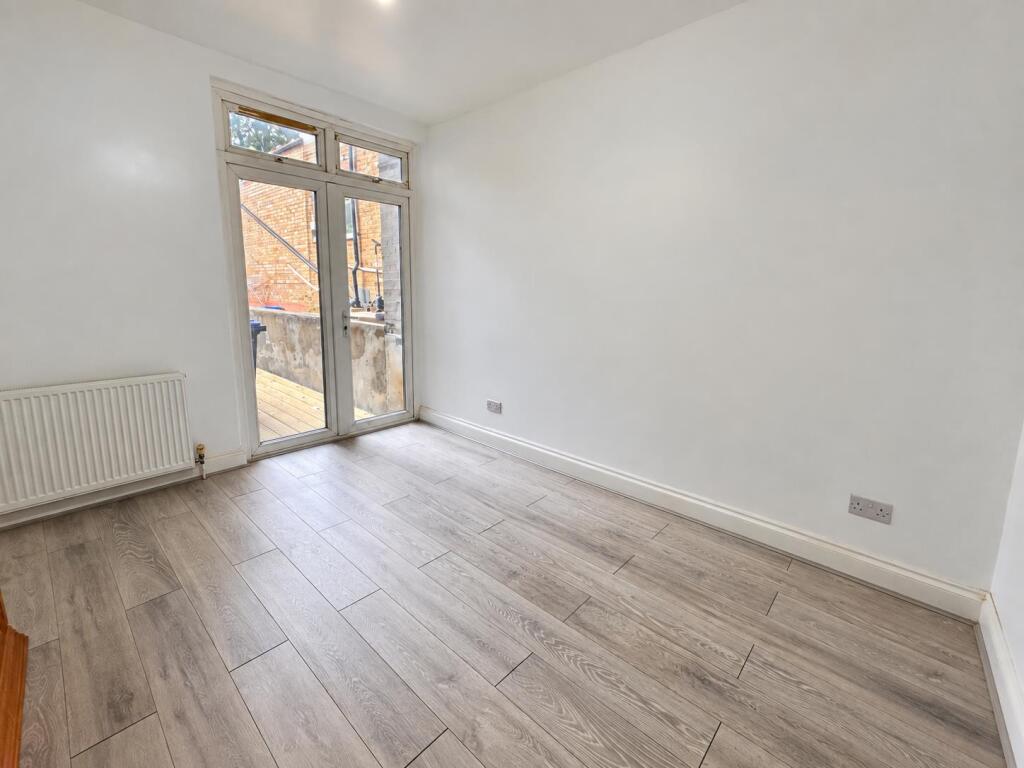 Apartment in Harrow - View 3