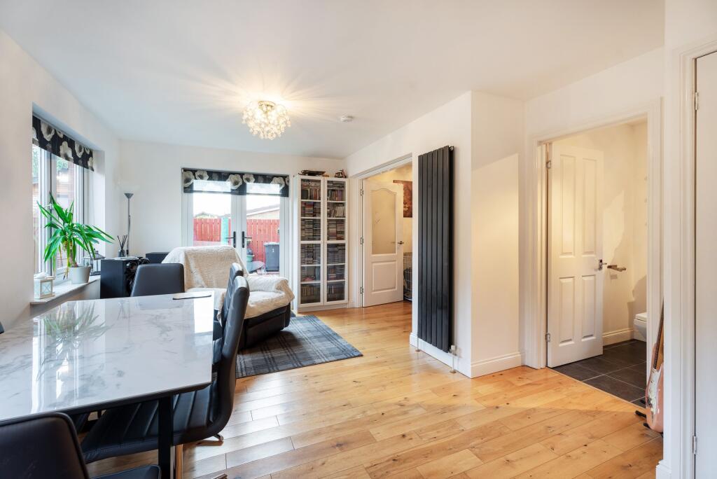 House in Gartcosh, North Lanarkshire - View 4