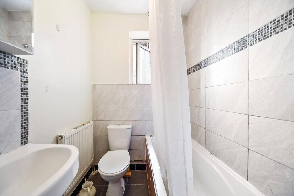 Apartment in London - View 5