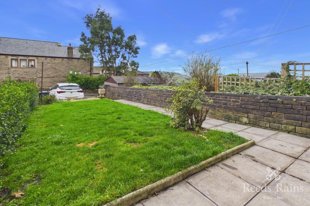 Elder Bank, Queensbury, Bradford, West Yorkshire, BD13 photo 4