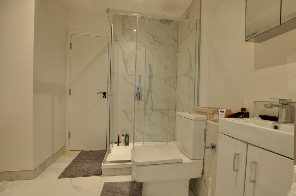 Apartment in Twickenham - View 4