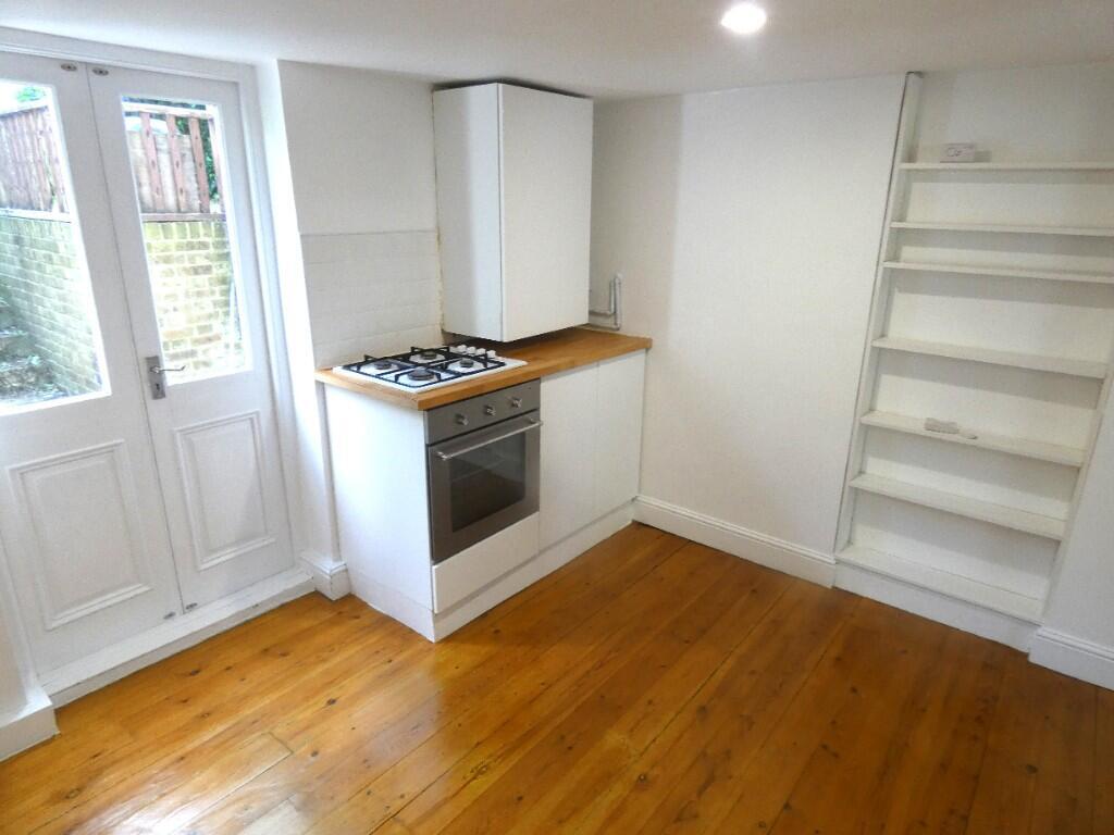 Studio flat for rent