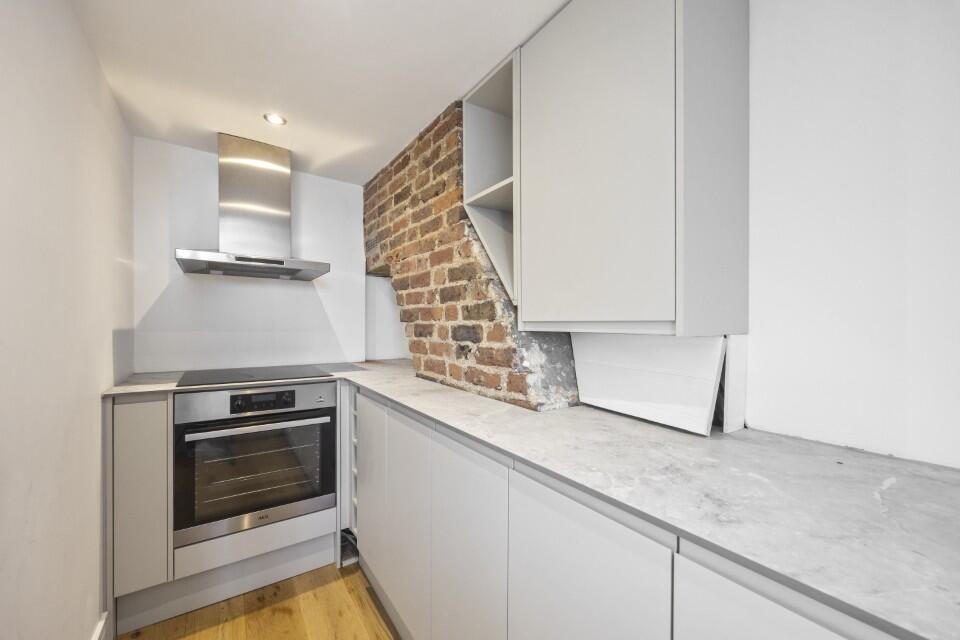 Apartment in Hove, Brunswick - More