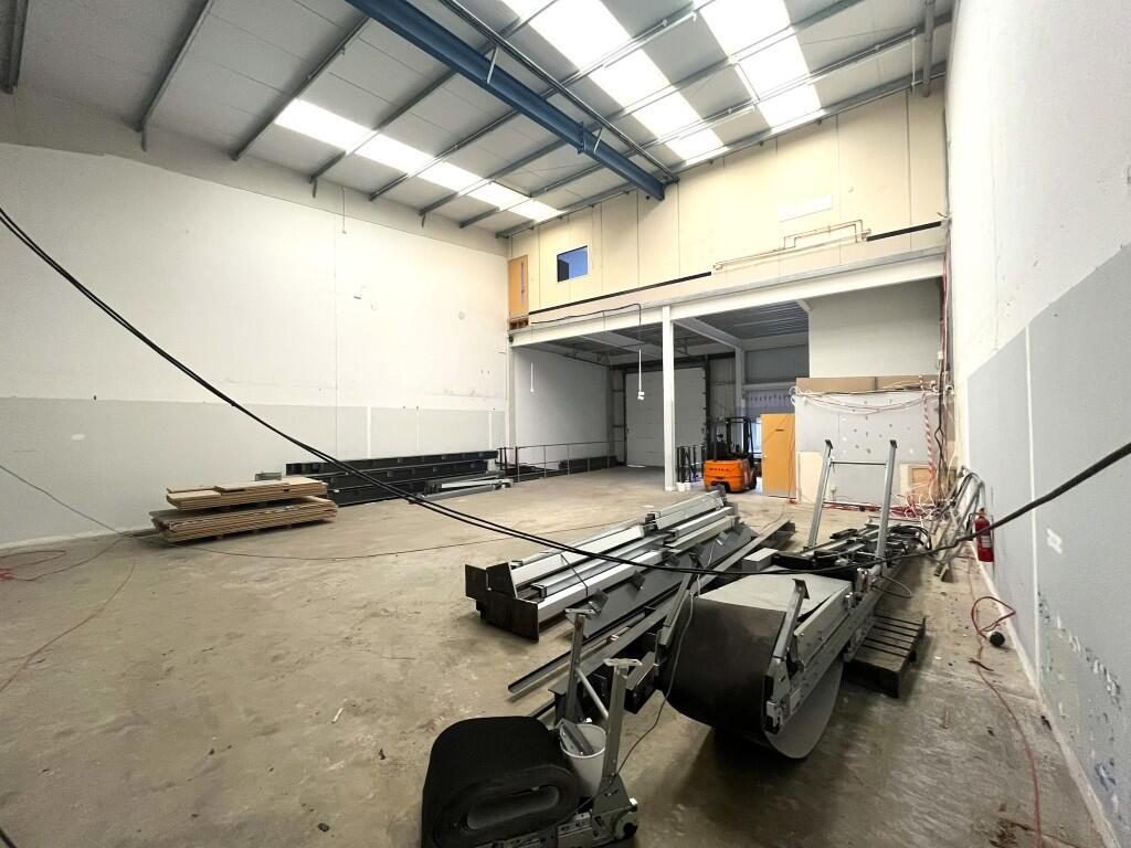 Photo 12