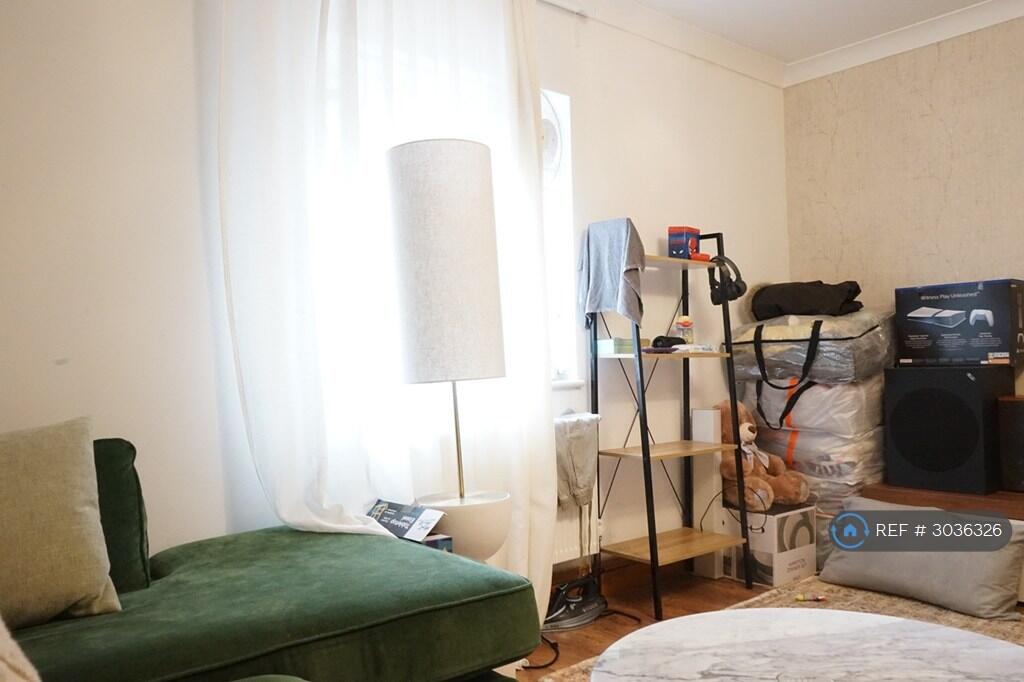 Apartment in Brighton - View 4