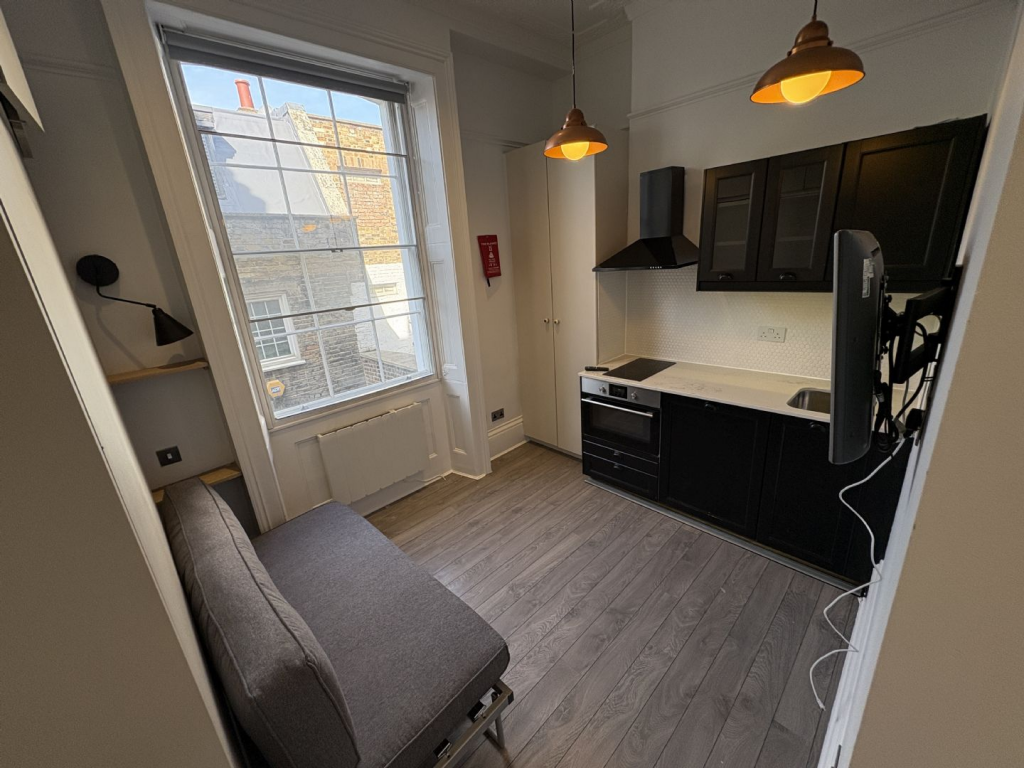 Studio flat for rent