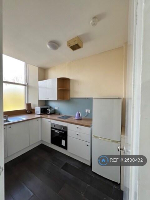 Apartment in Glasgow - View 5