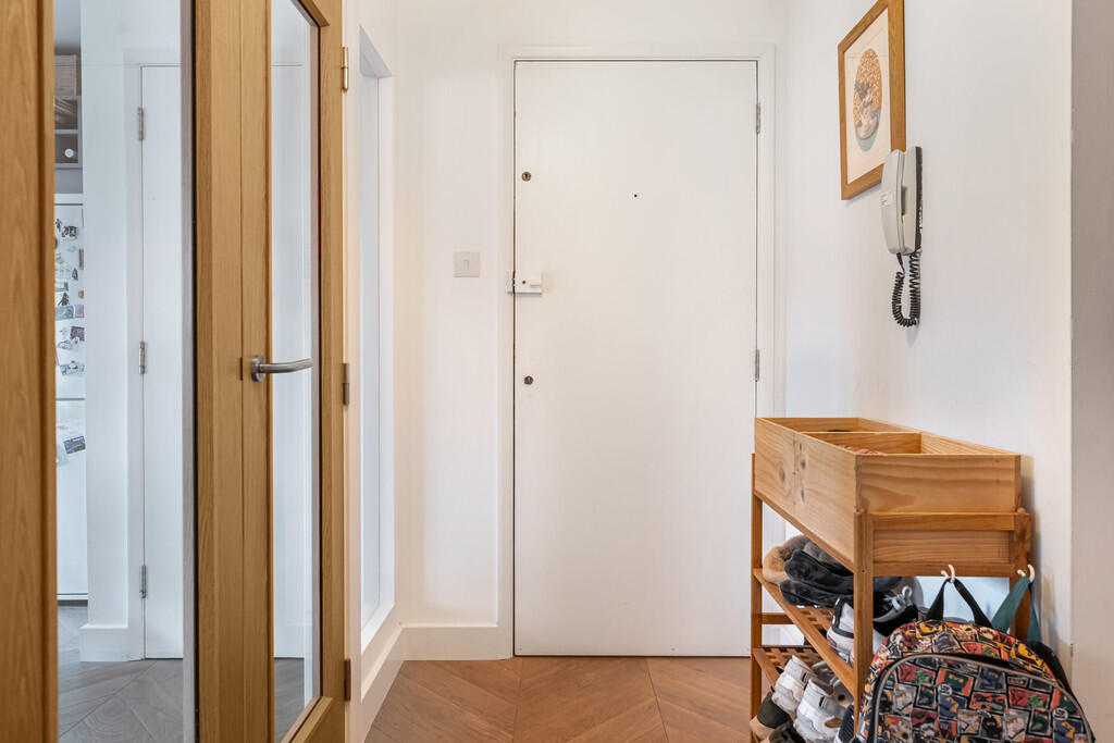 Apartment in London - View 5