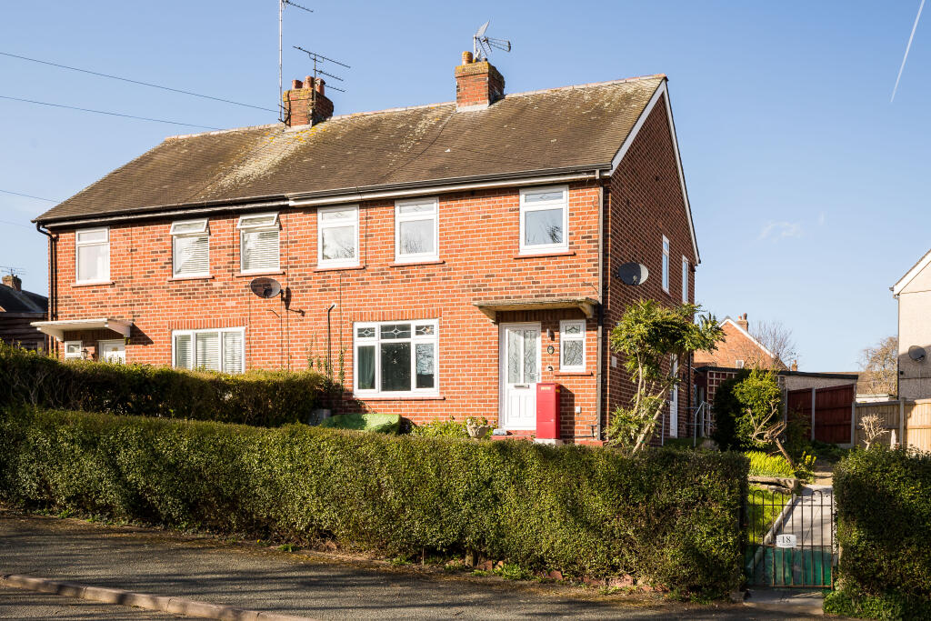 3-bed semi-detached on Glanrafon, Wrexham, LL14, £130,000