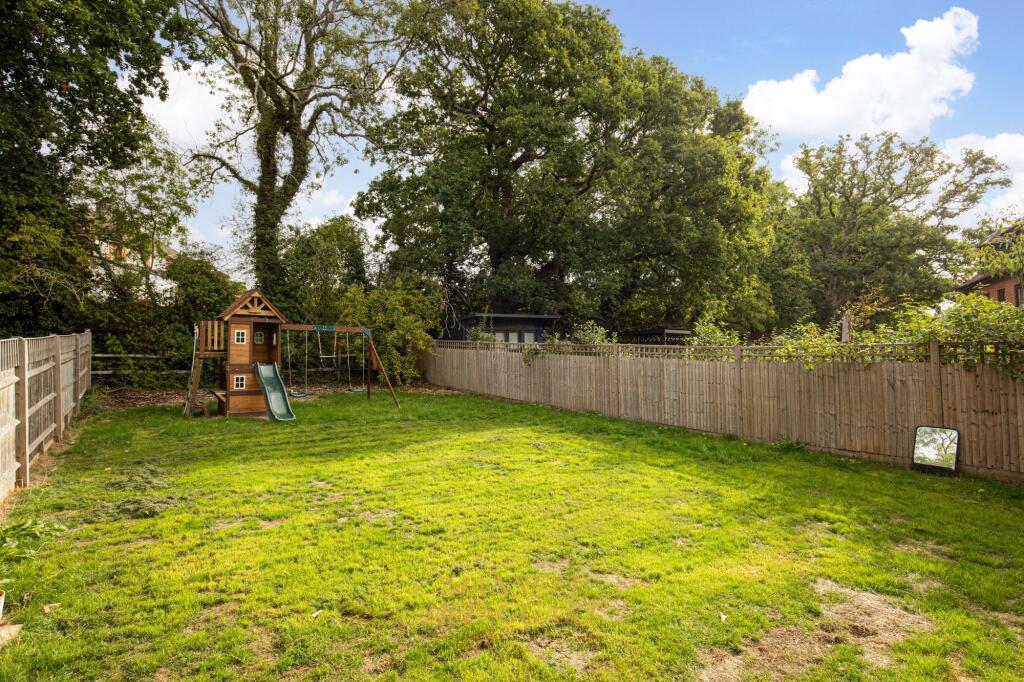 House in Redhill - View 2