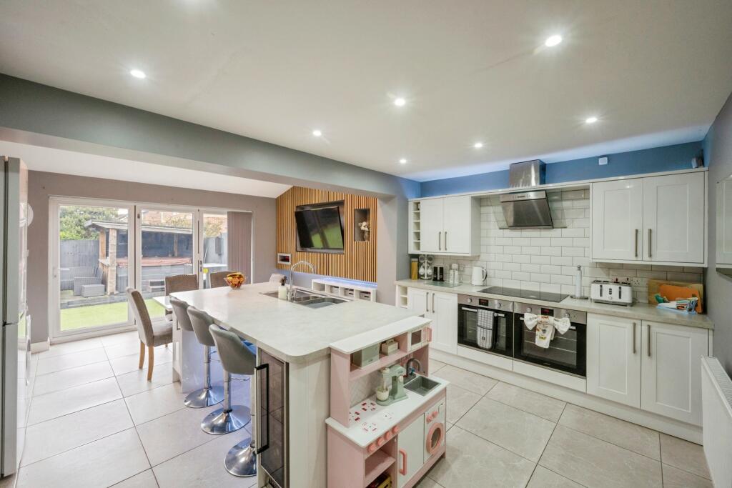 Main image of property: Alderford Drive, Doncaster, DN4