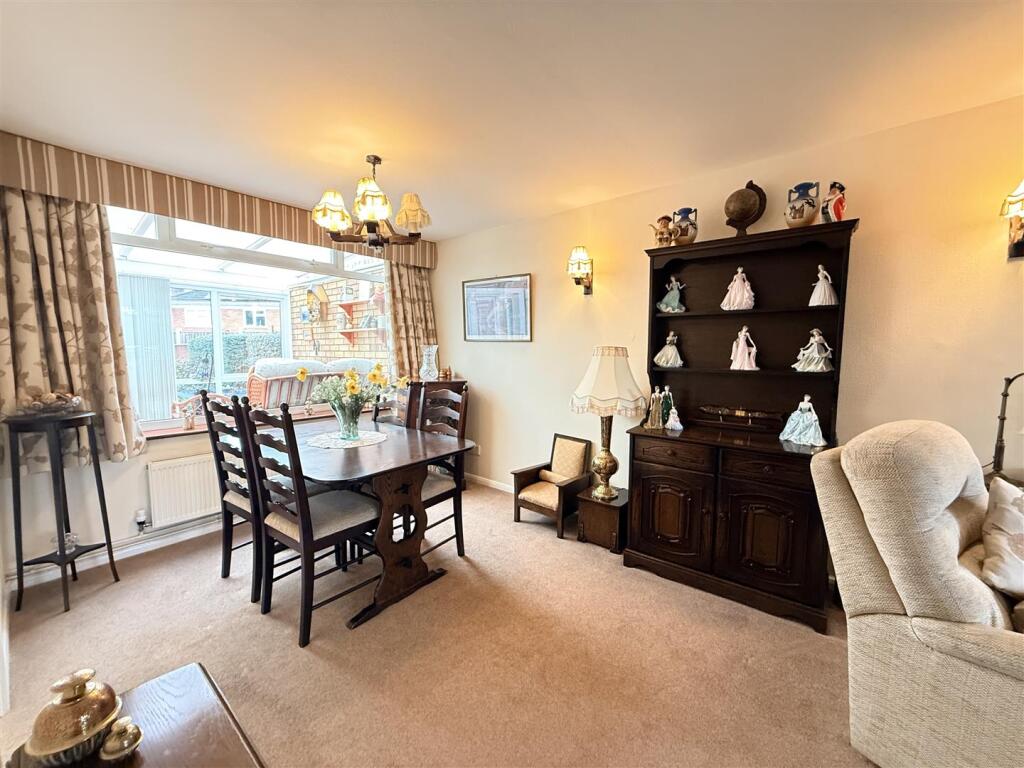 Redhill Close, Stourbridge photo 4