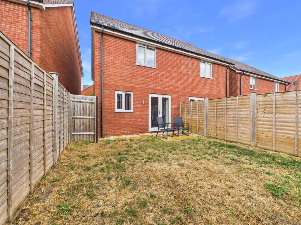 House in Gloucester - View 4