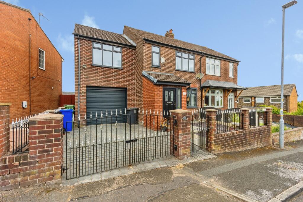 Main image of property: Old Road, Dukinfield, Greater Manchester, SK16