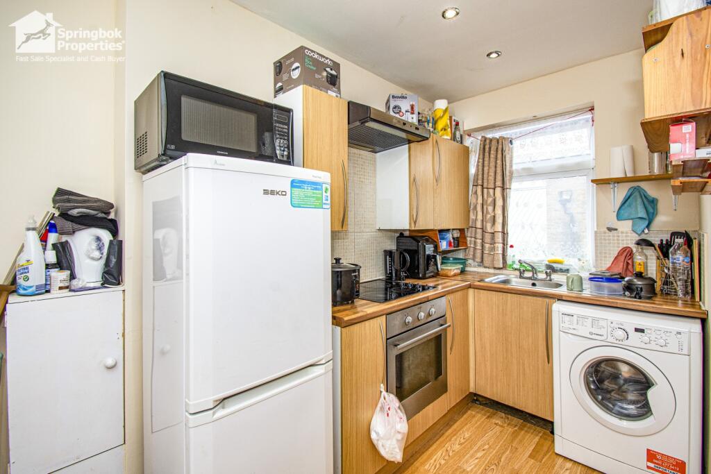 317 Barking Road, Plaistow, Newham, London The Metropolis photo 3