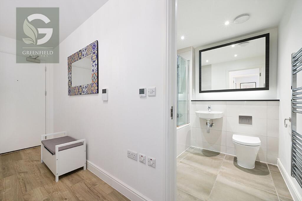 Apartment in Kingston upon Thames - More