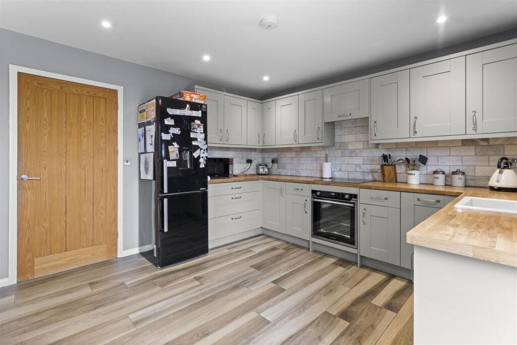House in Wealden, Upper Horsebridge, Hailsham - More