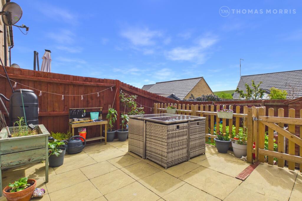 Parker Crescent, Sawtry, Huntingdon, PE28 photo 4