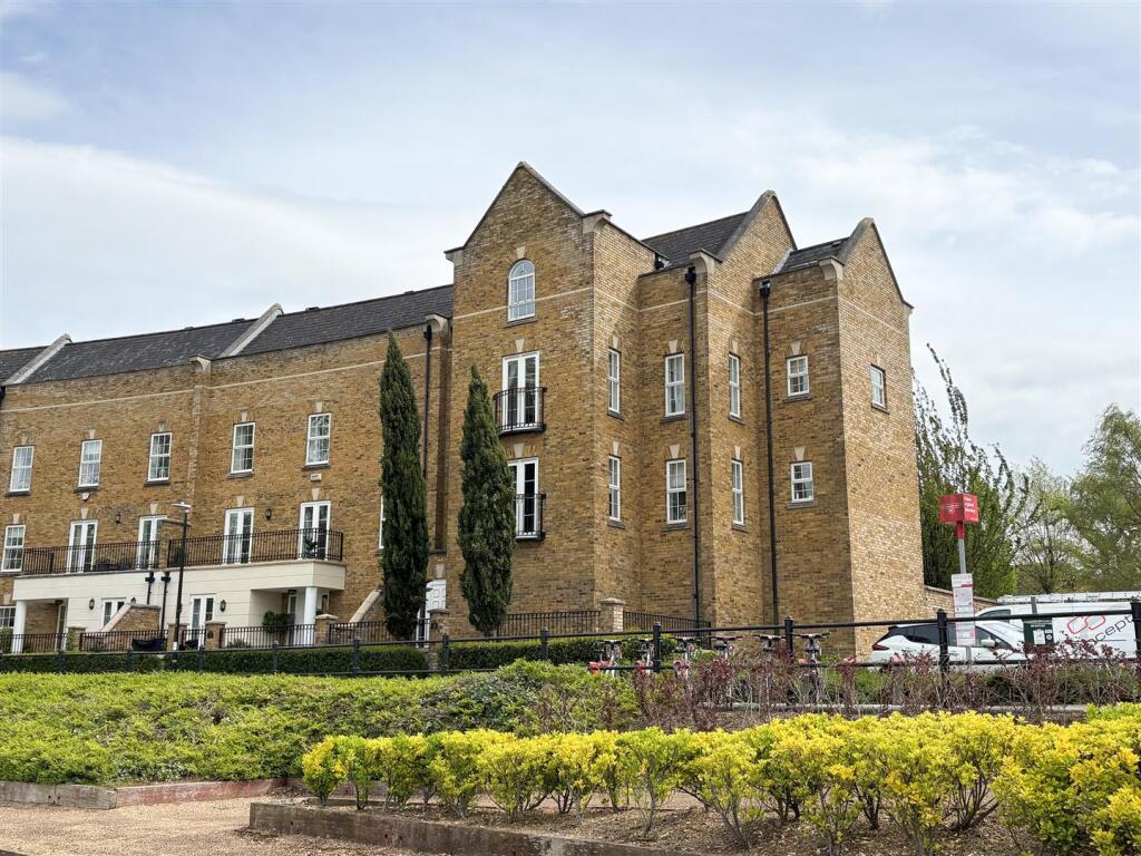 Main image of property: Caldecotte Lake, Milton Keynes