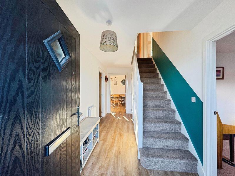 Clydesdale Drive, Netherton Park photo 4