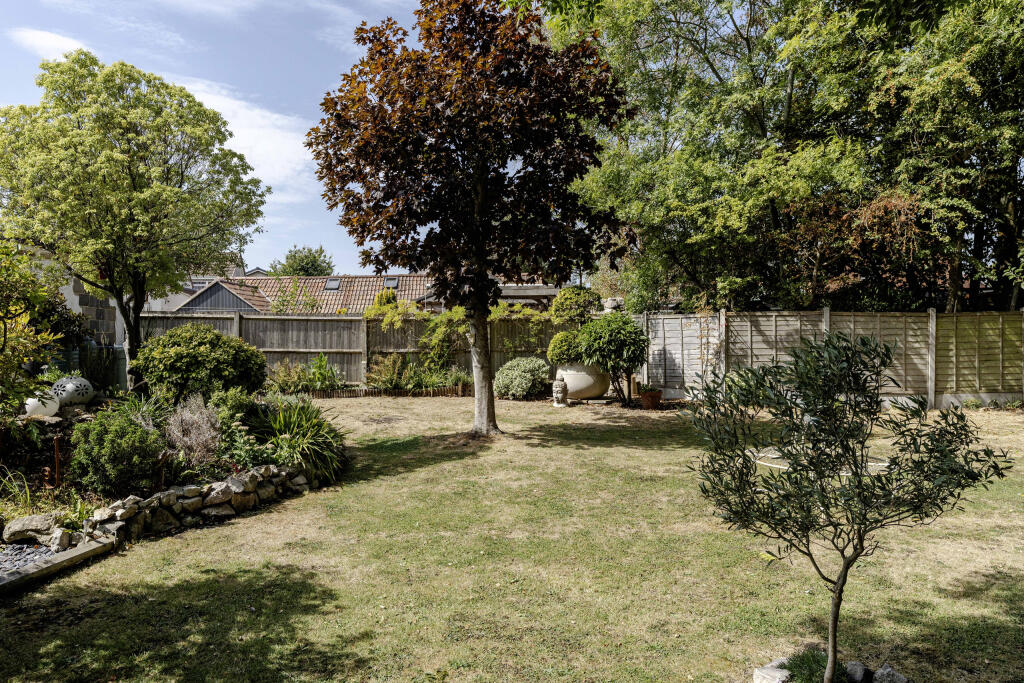 House in Weston-super-Mare, Locking Parklands - More