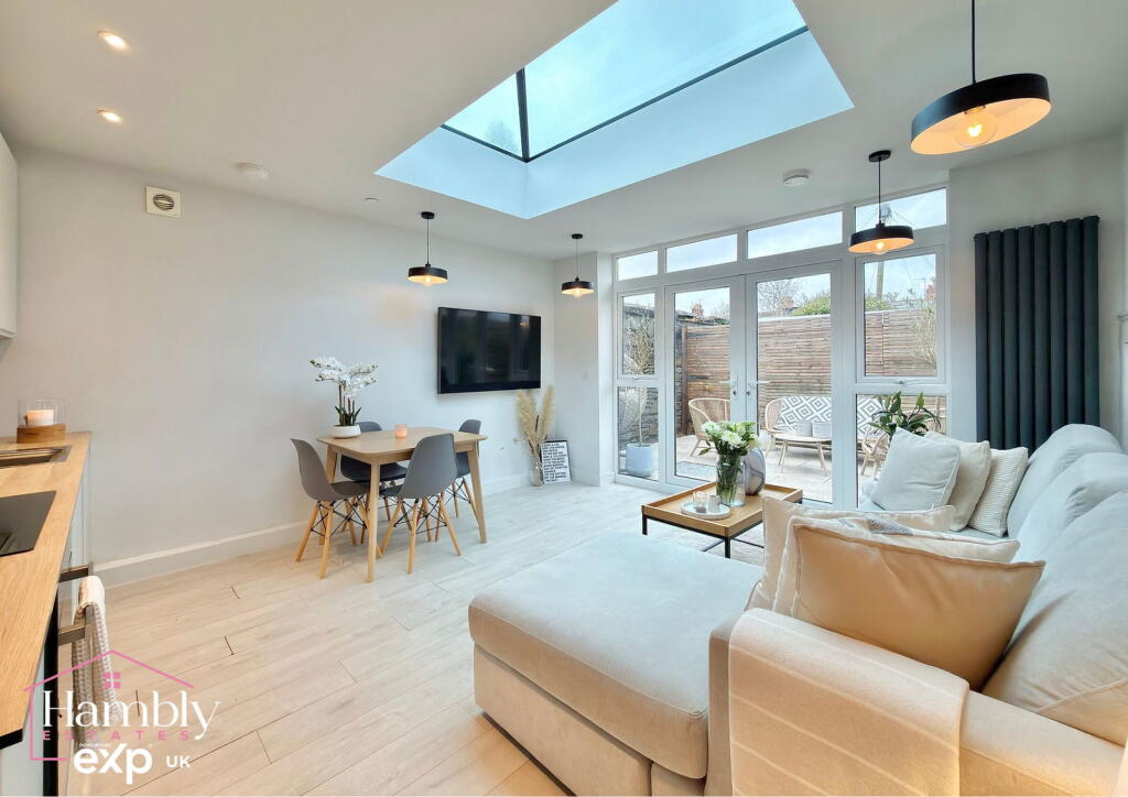 Main image of property: Llanishen Road, Cardiff, CF14 3QE