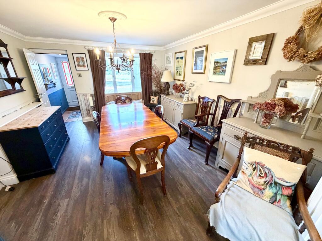 House in Highworth, Westrop, Swindon - More