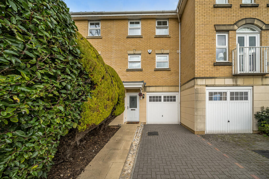 Main image of property: Cromwell Close, Bromley