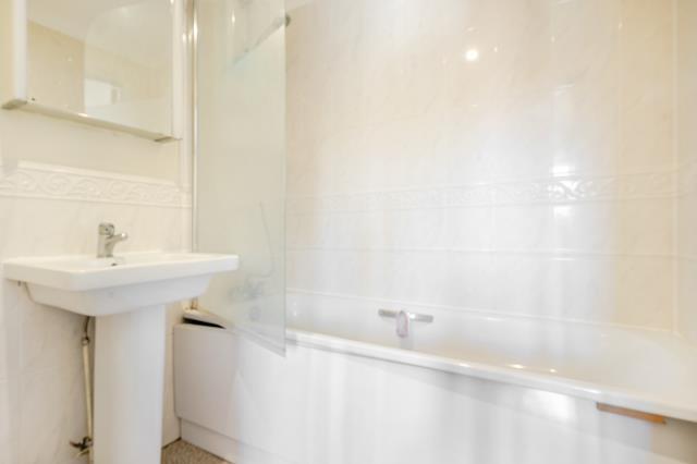 Greenfinch Drive, Twyford, Reading - View 6