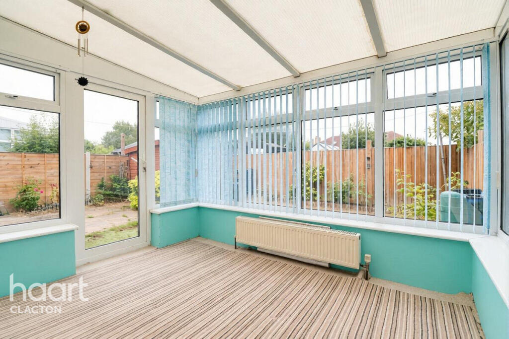 House in Clacton-on-Sea, Holland-on-Sea - View 3