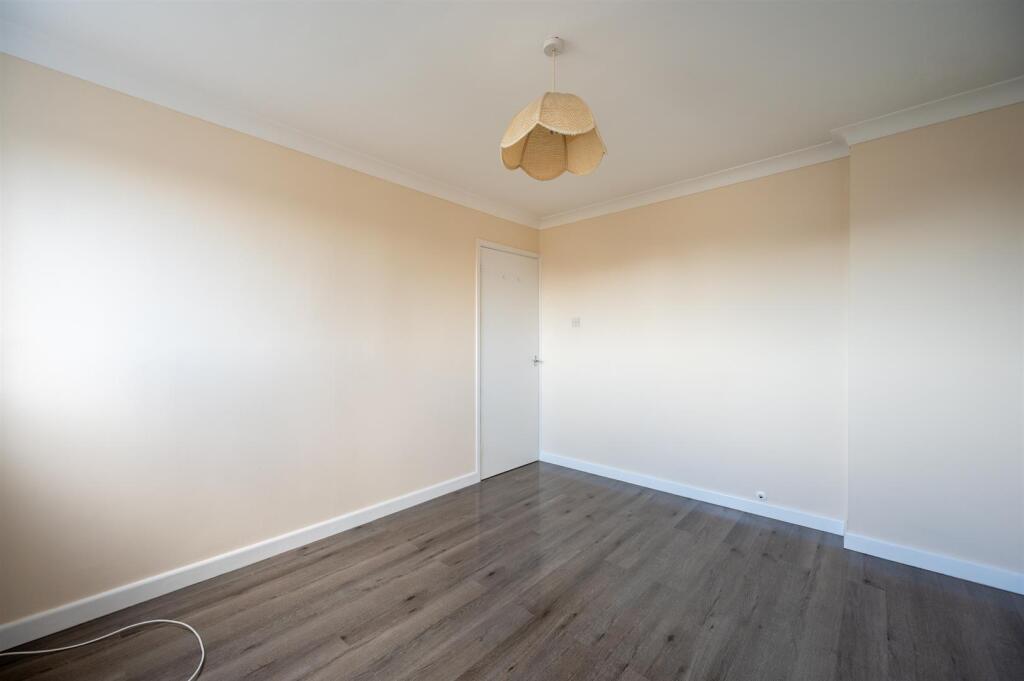 Apartment in Havant, Hampshire - More
