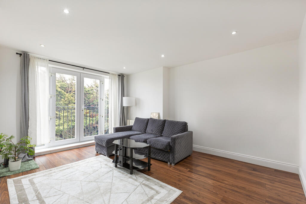 Main image of property: Burnt Oak Broadway, EDGWARE