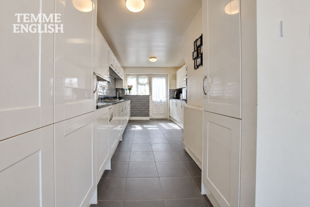 House in Basildon, Essex - View 4