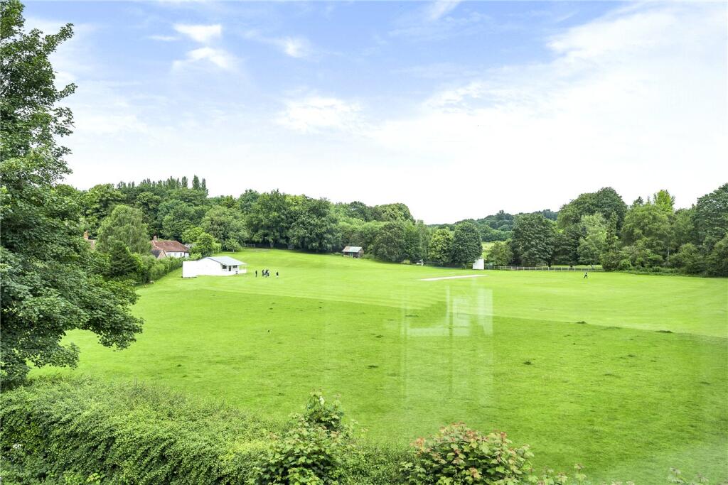 Donnington Elms, Oxford Road, Donnington, Newbury, RG14 photo 4