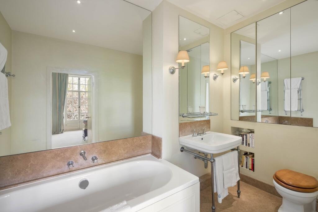 Apartment in London - View 4