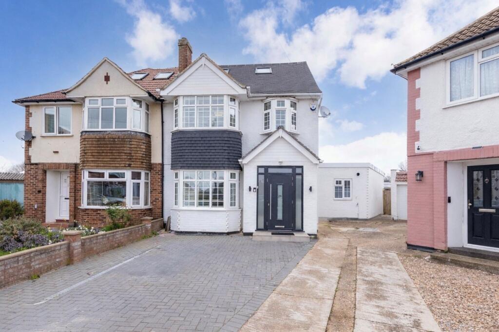 Main image of property: Bannister Close, Langley, SL3