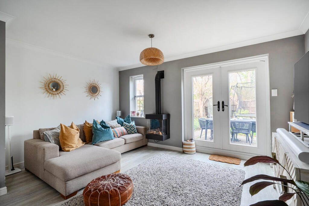 House in Woking, Surrey - View 5
