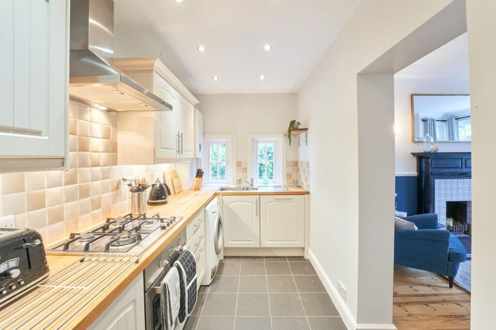 House in Slough - View 2