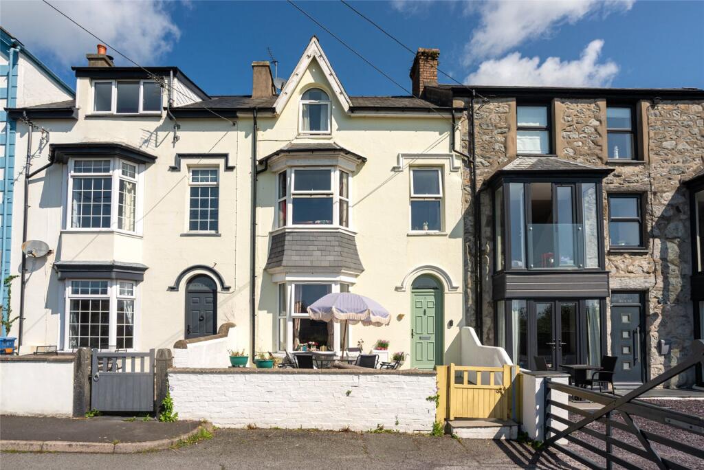 4-bed terraced on 7, Cambrian Terrace, Criccieth, Gwynedd, LL52, £355,000