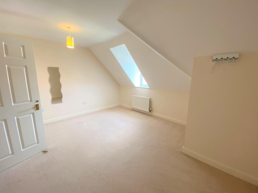 Apartment in Christchurch, Pokesdown, Bournemouth - View 4