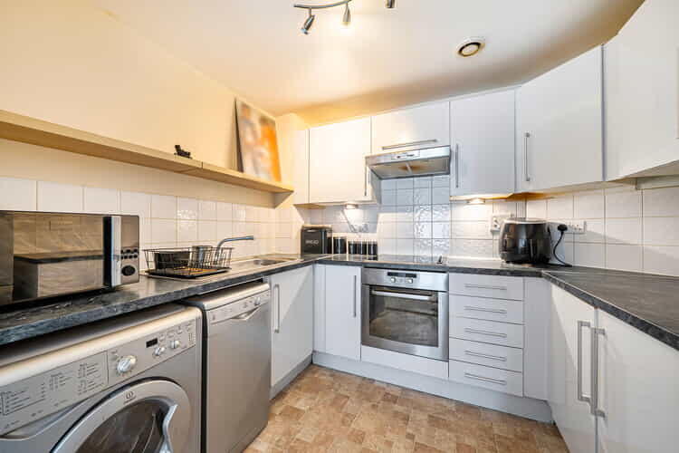 Apartment in Redhill - View 5