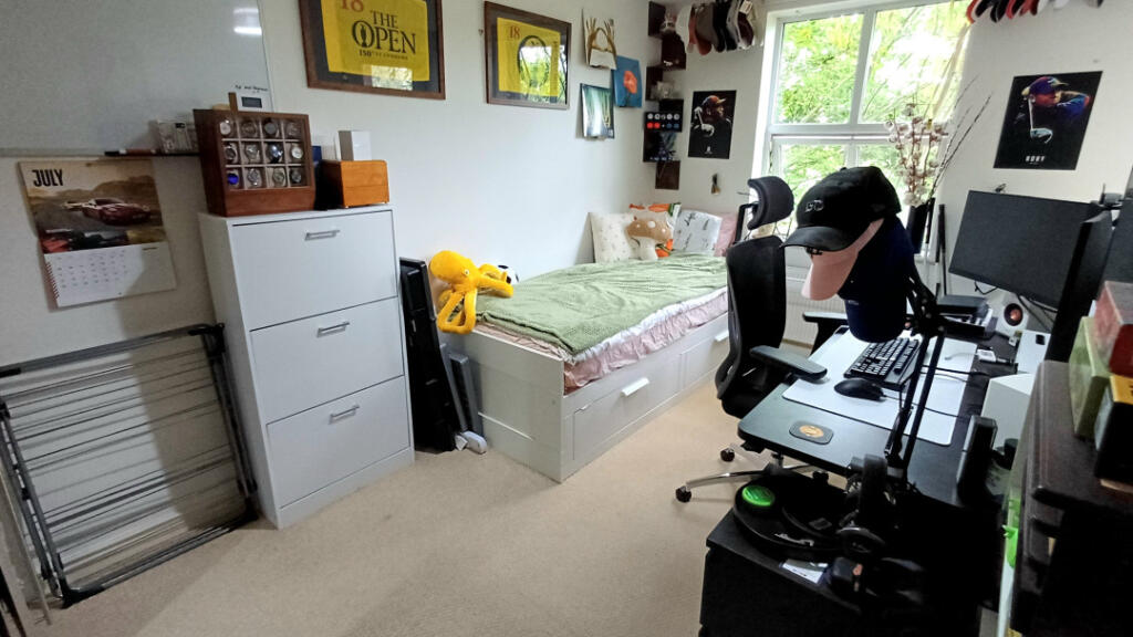 Apartment in Stockport, Bridgehall, Adswood - More