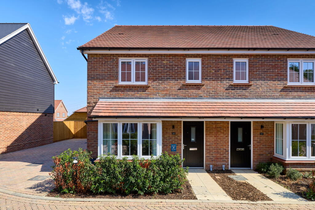 Main image of property: Hammondstreet Road,
Cheshunt,
Hertfordshire,
EN7 6PN