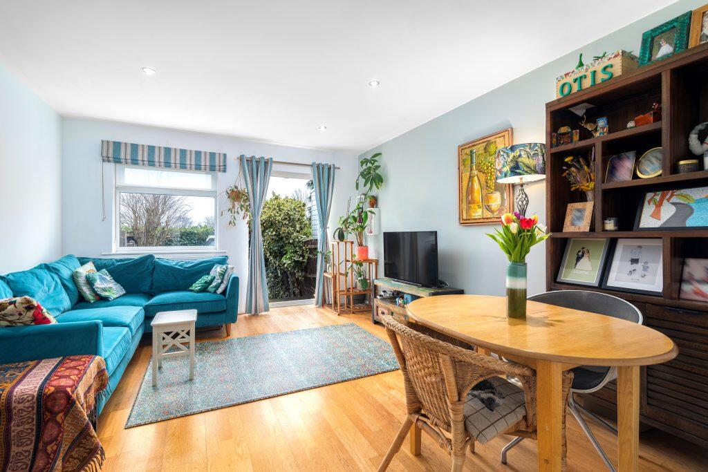 House in London - View 3