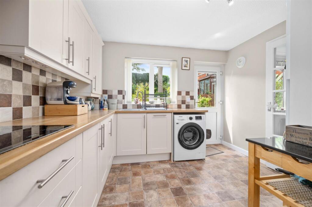 Additional image 6 of Yew Tree Gardens, Henley-In-Arden