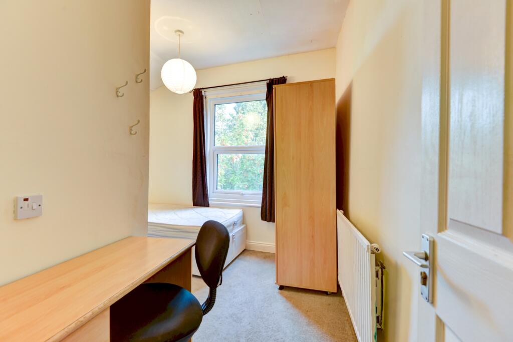 6 bedroom terraced house for rent