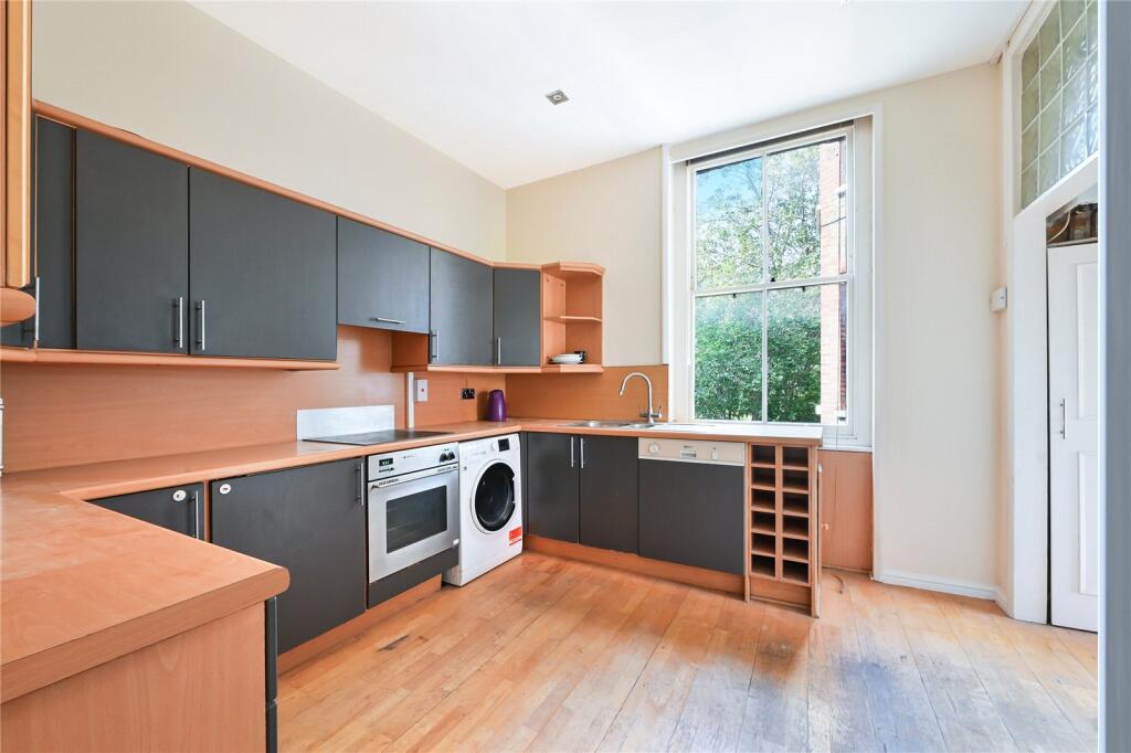 Apartment in London - View 5