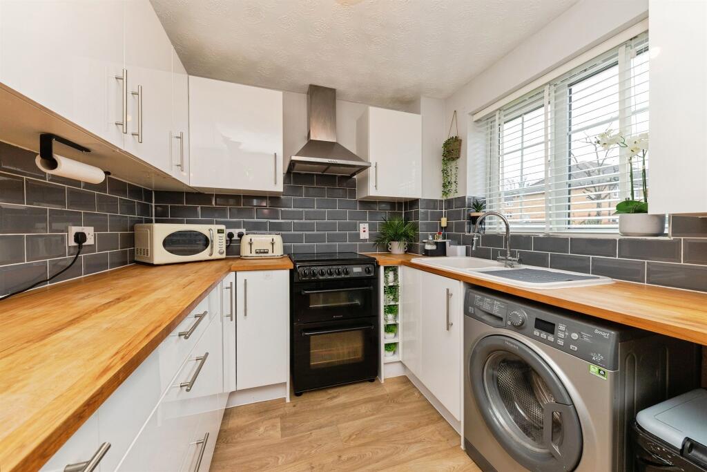 Chagny Close, Letchworth Garden City photo 2
