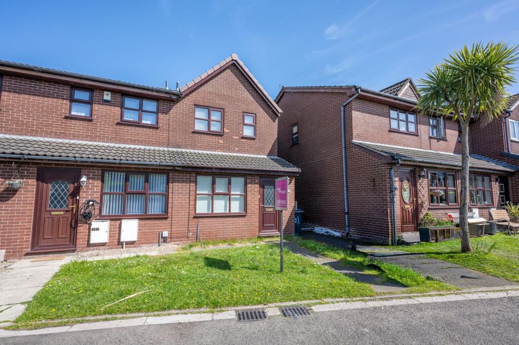 2-bed terraced on Sanfield Close, Ormskirk, L39, £179,500