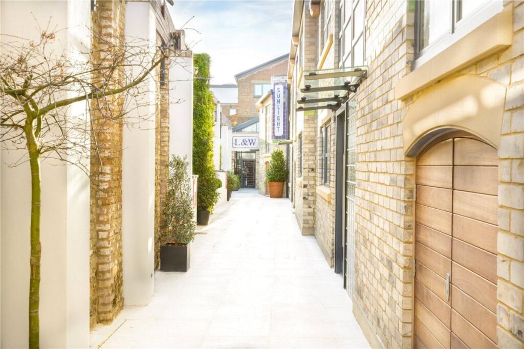 House in London, Sands End, Fulham - View 2